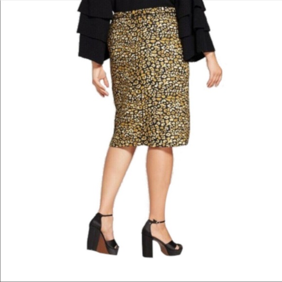 ⭐️ 4/$25 Who what wear cheetah print midi skirt 2 - Picture 4 of 9